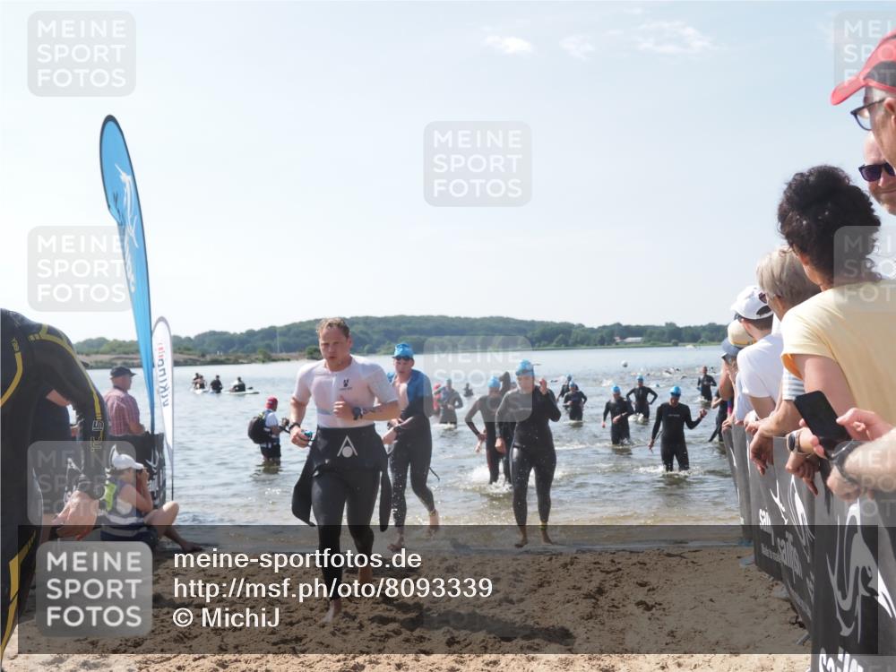 22.06.2025 - Viking Triathlon MichiJ http://msf.ph/oto/8093339 22.06.2025 10:39:34 Schwimmen 25, 29, 86, 93, 117, 138, 150, 195, 244, 298, 324, 337, 474, 529 meine-sportfotos.de