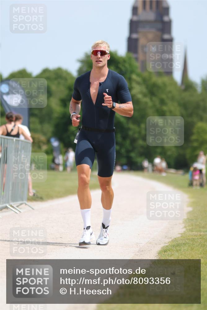 22.06.2025 - Viking Triathlon H.Heesch http://msf.ph/oto/8093356 22.06.2025 13:02:27 Laufen 229 meine-sportfotos.de