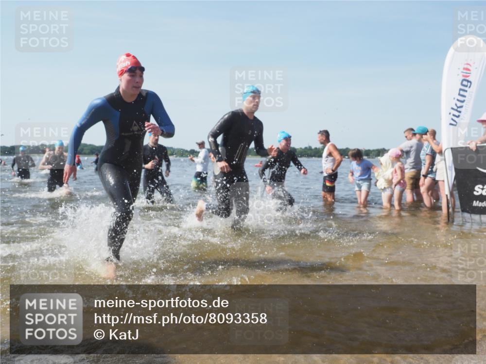22.06.2025 - Viking Triathlon KatJ http://msf.ph/oto/8093358 22.06.2025 10:29:10 Schwimmen 7, 11, 12, 33, 152, 200, 310, 384, 458, 604, 652 meine-sportfotos.de