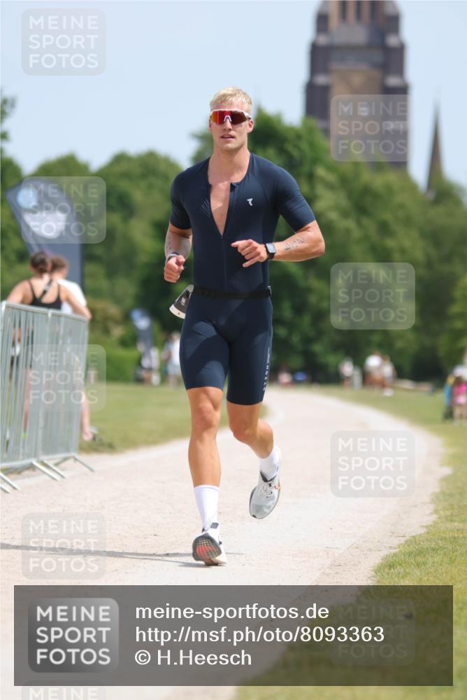 22.06.2025 - Viking Triathlon H.Heesch http://msf.ph/oto/8093363 22.06.2025 13:02:27 Laufen 229 meine-sportfotos.de