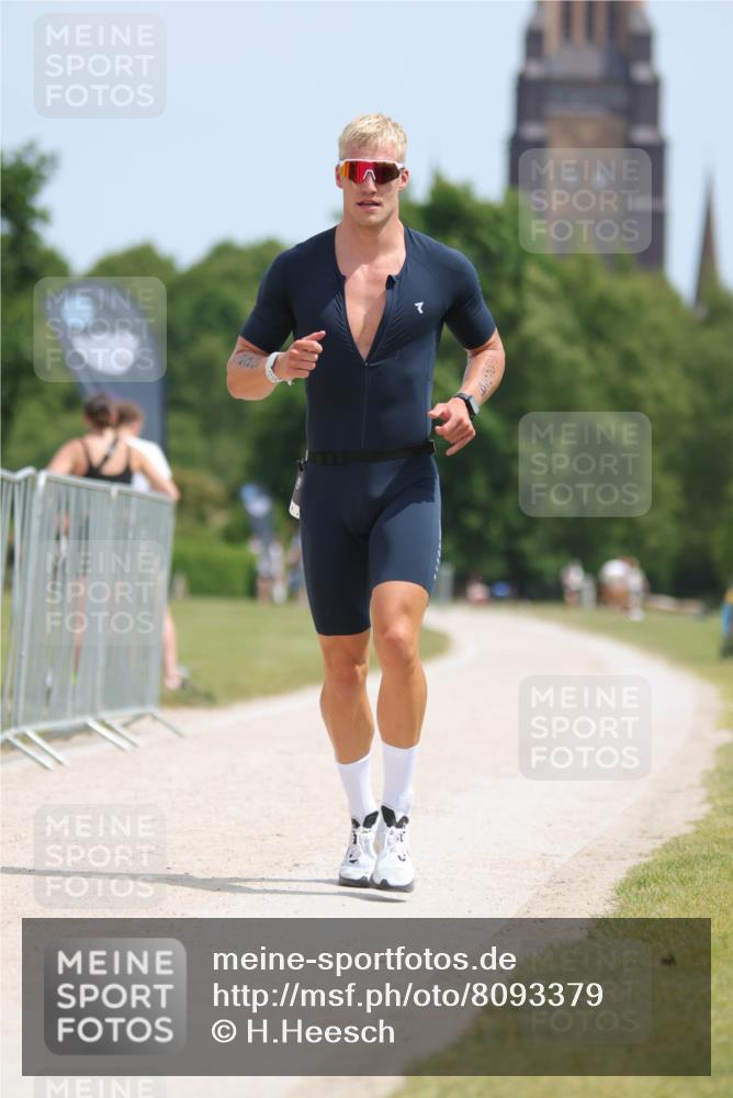 22.06.2025 - Viking Triathlon H.Heesch http://msf.ph/oto/8093379 22.06.2025 13:02:28 Laufen 229 meine-sportfotos.de