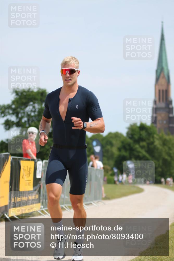22.06.2025 - Viking Triathlon H.Heesch http://msf.ph/oto/8093400 22.06.2025 13:02:29 Laufen 229 meine-sportfotos.de