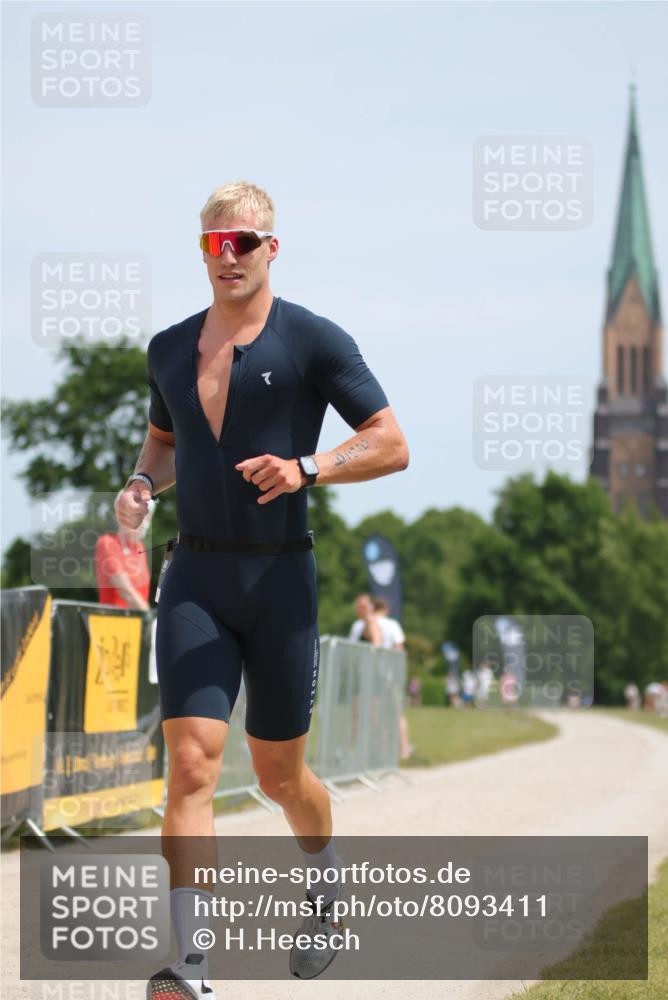 22.06.2025 - Viking Triathlon H.Heesch http://msf.ph/oto/8093411 22.06.2025 13:02:29 Laufen 229 meine-sportfotos.de