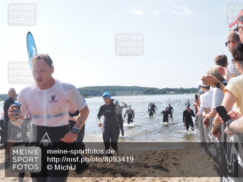 22.06.2025 - Viking Triathlon MichiJ http://msf.ph/oto/8093419 22.06.2025 10:39:36 Schwimmen 25, 29, 86, 93, 117, 138, 150, 244, 298, 324, 337, 423, 474, 529 meine-sportfotos.de