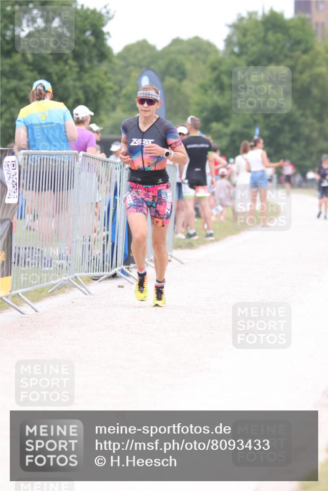 22.06.2025 - Viking Triathlon H.Heesch http://msf.ph/oto/8093433 22.06.2025 15:18:39 Laufen 72, 453 meine-sportfotos.de