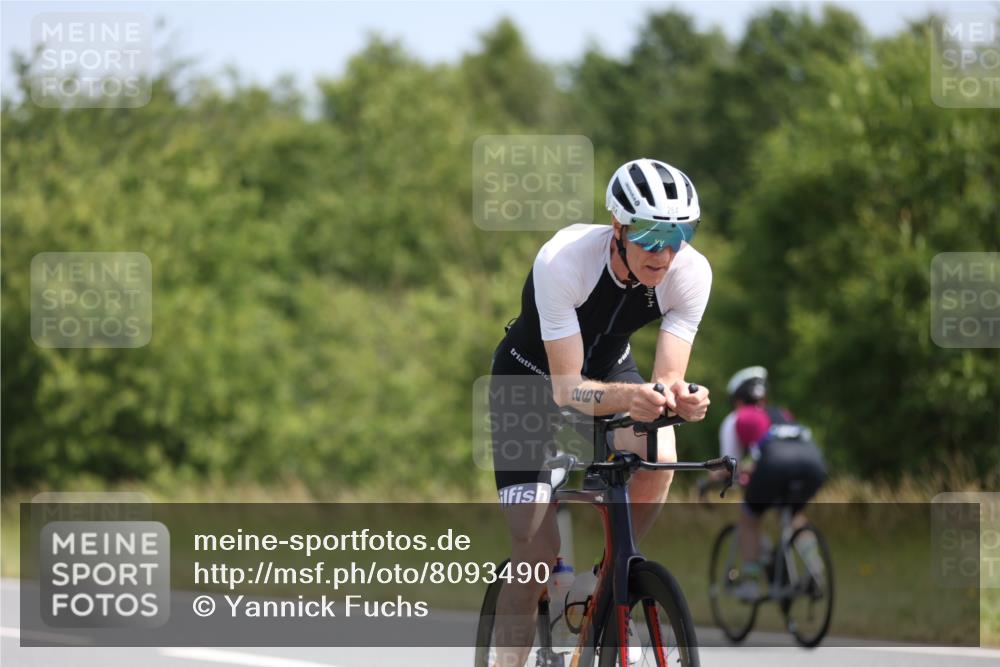 22.06.2025 - Viking Triathlon Yannick Fuchs http://msf.ph/oto/8093490 22.06.2025 11:18:18 Radfahren 63, 147, 206, 264, 543, 612 meine-sportfotos.de