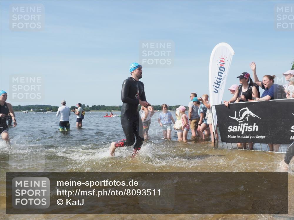 22.06.2025 - Viking Triathlon KatJ http://msf.ph/oto/8093511 22.06.2025 10:29:12 Schwimmen 7, 11, 12, 30, 33, 152, 200, 310, 458, 604, 652 meine-sportfotos.de