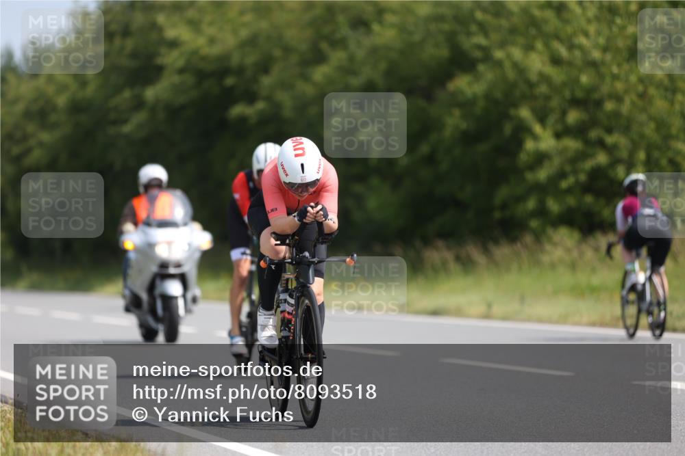 22.06.2025 - Viking Triathlon Yannick Fuchs http://msf.ph/oto/8093518 22.06.2025 11:18:19 Radfahren 63, 147, 264, 543, 612 meine-sportfotos.de