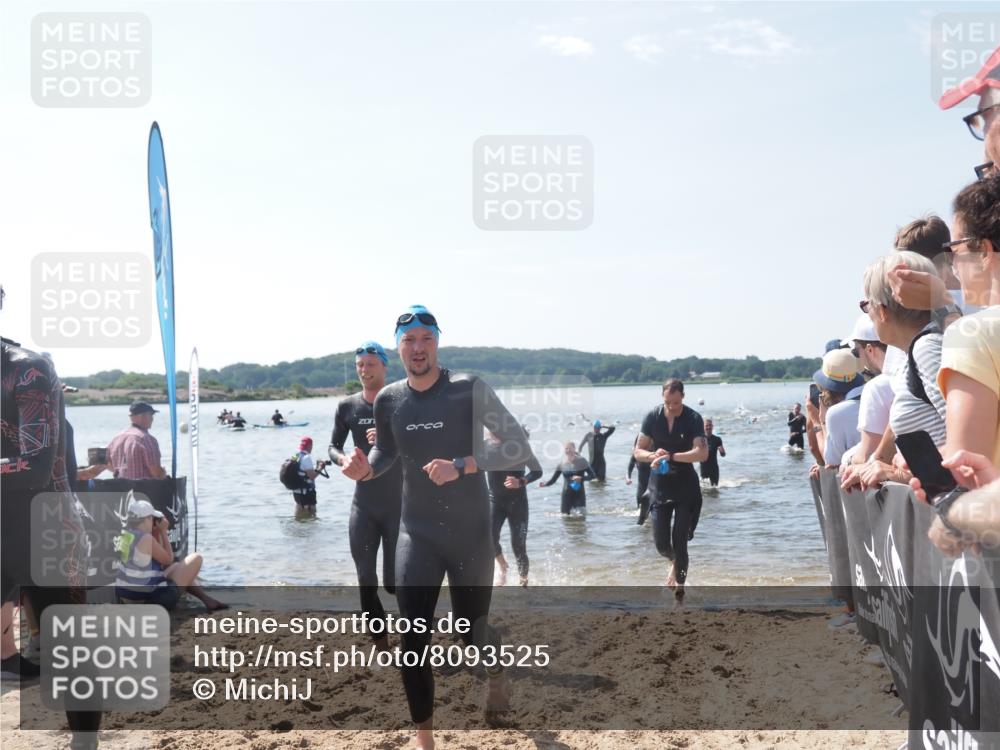 22.06.2025 - Viking Triathlon MichiJ http://msf.ph/oto/8093525 22.06.2025 10:39:43 Schwimmen 25, 29, 86, 93, 138, 244, 337, 423, 437, 518, 529 meine-sportfotos.de