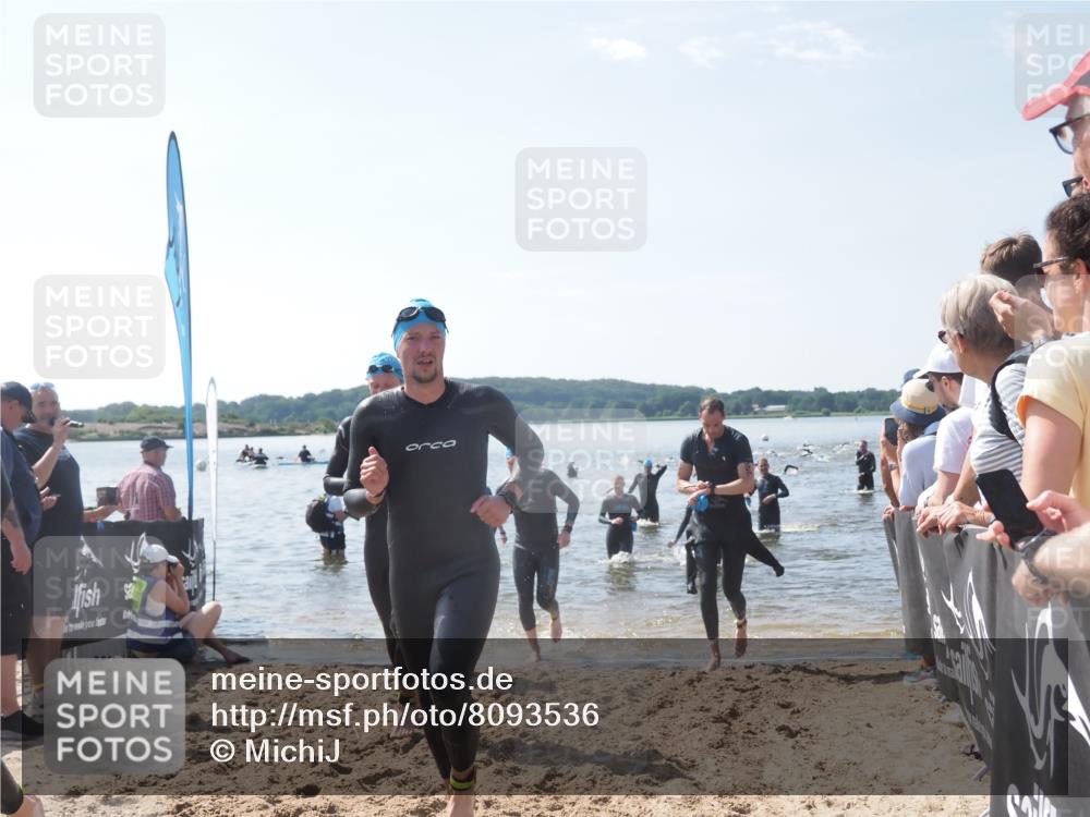 22.06.2025 - Viking Triathlon MichiJ http://msf.ph/oto/8093536 22.06.2025 10:39:43 Schwimmen 25, 29, 86, 93, 138, 244, 337, 423, 437, 518, 529 meine-sportfotos.de