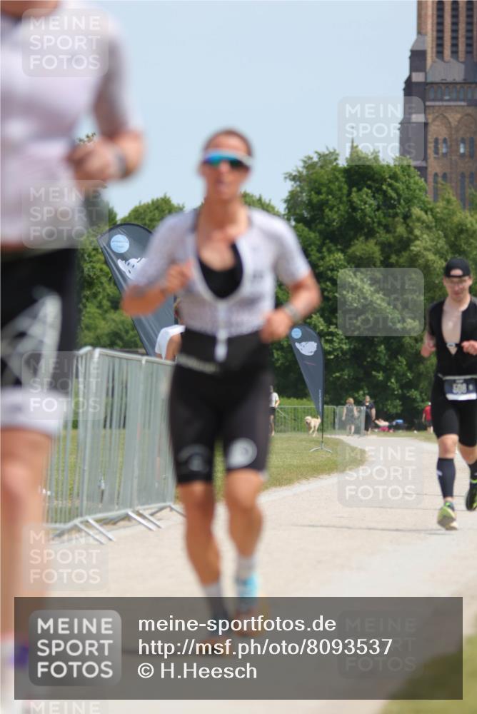 22.06.2025 - Viking Triathlon H.Heesch http://msf.ph/oto/8093537 22.06.2025 13:03:43 Laufen 30, 464, 508, 510 meine-sportfotos.de