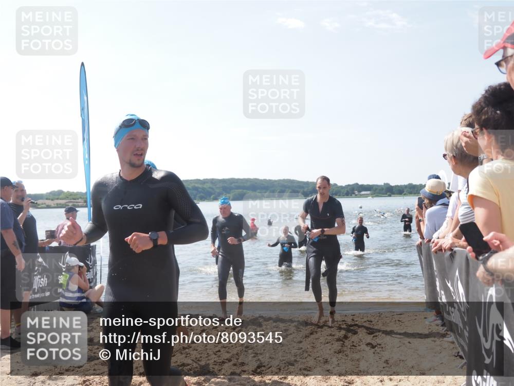 22.06.2025 - Viking Triathlon MichiJ http://msf.ph/oto/8093545 22.06.2025 10:39:44 Schwimmen 25, 29, 86, 138, 244, 337, 423, 437, 518, 529 meine-sportfotos.de
