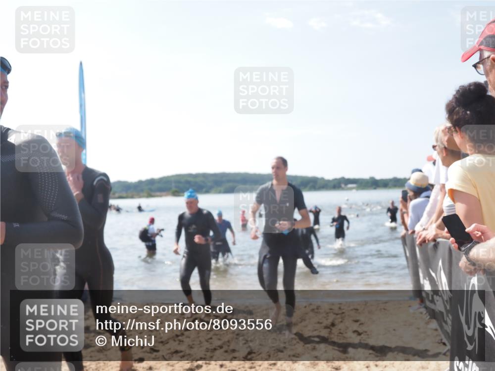 22.06.2025 - Viking Triathlon MichiJ http://msf.ph/oto/8093556 22.06.2025 10:39:44 Schwimmen 25, 29, 86, 138, 244, 337, 423, 437, 518, 529 meine-sportfotos.de