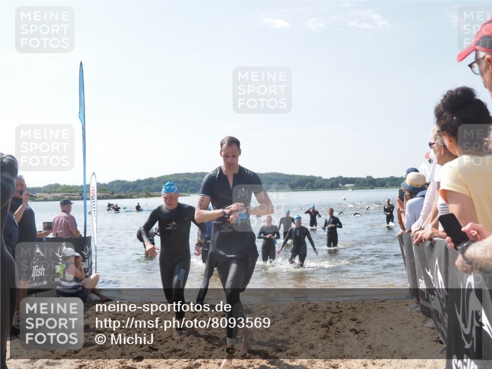 22.06.2025 - Viking Triathlon MichiJ http://msf.ph/oto/8093569 22.06.2025 10:39:45 Schwimmen 25, 29, 86, 138, 244, 423, 437, 518, 529 meine-sportfotos.de