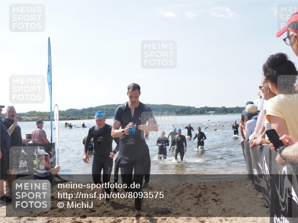 22.06.2025 - Viking Triathlon MichiJ http://msf.ph/oto/8093575 22.06.2025 10:39:45 Schwimmen 25, 29, 86, 138, 244, 423, 437, 518, 529 meine-sportfotos.de