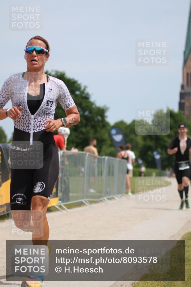 22.06.2025 - Viking Triathlon H.Heesch http://msf.ph/oto/8093578 22.06.2025 13:03:45 Laufen 30, 464, 508, 510, 602 meine-sportfotos.de