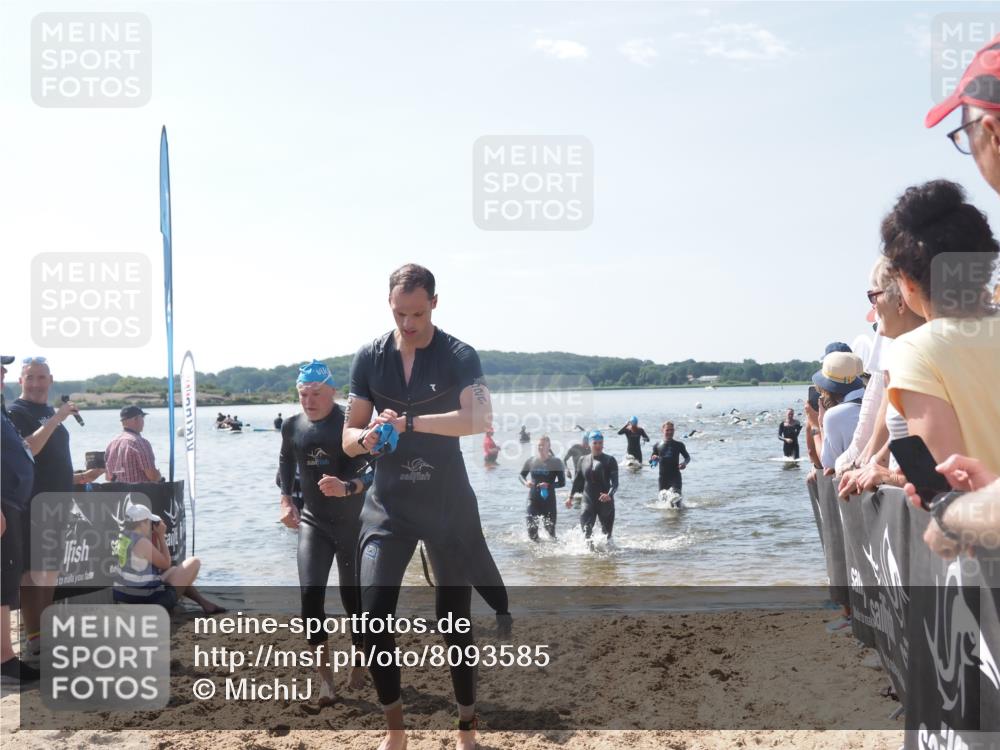 22.06.2025 - Viking Triathlon MichiJ http://msf.ph/oto/8093585 22.06.2025 10:39:45 Schwimmen 25, 29, 86, 138, 244, 423, 437, 518, 529 meine-sportfotos.de