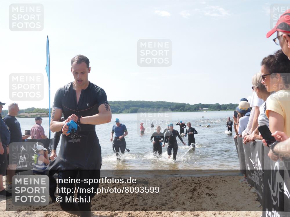 22.06.2025 - Viking Triathlon MichiJ http://msf.ph/oto/8093599 22.06.2025 10:39:46 Schwimmen 25, 29, 86, 138, 244, 423, 437, 518, 529 meine-sportfotos.de