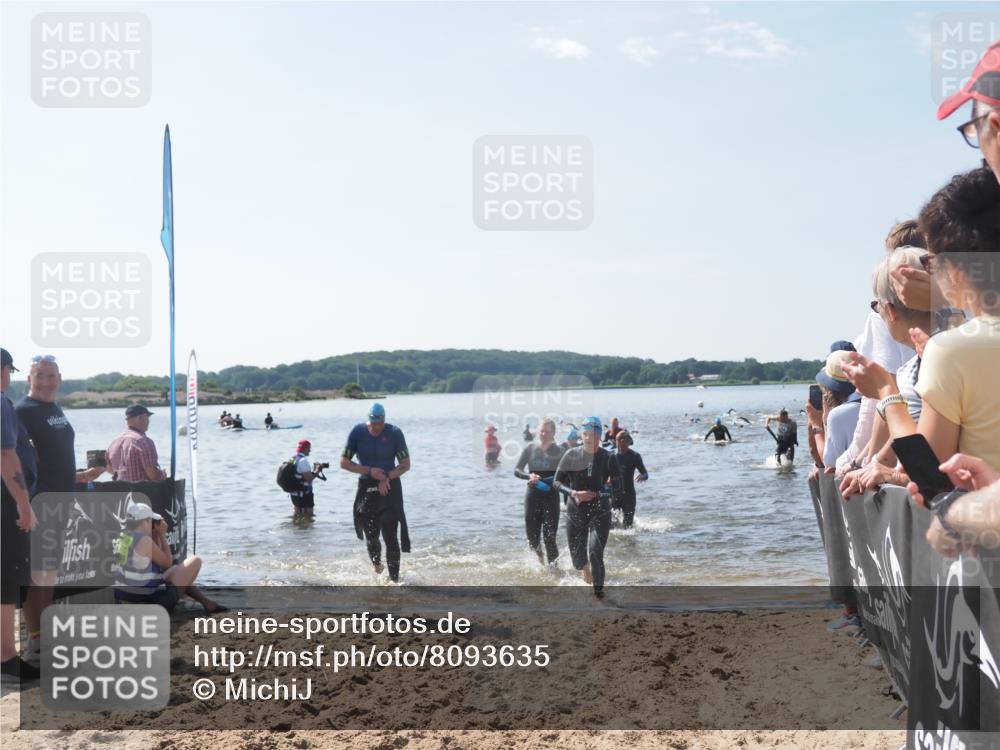 22.06.2025 - Viking Triathlon MichiJ http://msf.ph/oto/8093635 22.06.2025 10:39:47 Schwimmen 25, 29, 86, 244, 283, 423, 437, 518 meine-sportfotos.de