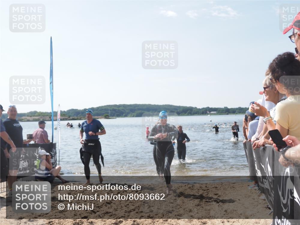 22.06.2025 - Viking Triathlon MichiJ http://msf.ph/oto/8093662 22.06.2025 10:39:48 Schwimmen 25, 29, 86, 244, 283, 423, 437, 518 meine-sportfotos.de