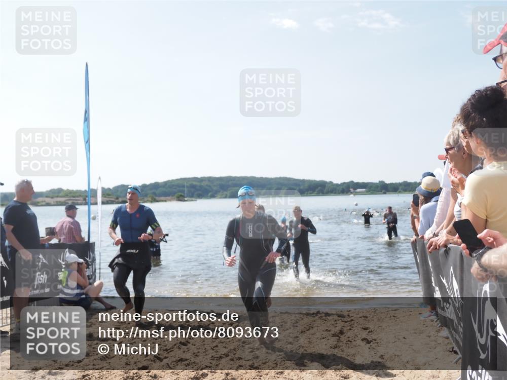 22.06.2025 - Viking Triathlon MichiJ http://msf.ph/oto/8093673 22.06.2025 10:39:49 Schwimmen 25, 29, 86, 244, 283, 423, 437, 518 meine-sportfotos.de