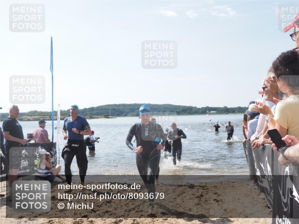 22.06.2025 - Viking Triathlon MichiJ http://msf.ph/oto/8093679 22.06.2025 10:39:49 Schwimmen 25, 29, 86, 244, 283, 423, 437, 518 meine-sportfotos.de