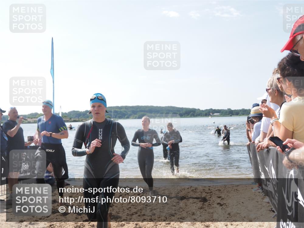 22.06.2025 - Viking Triathlon MichiJ http://msf.ph/oto/8093710 22.06.2025 10:39:50 Schwimmen 25, 29, 86, 244, 283, 423, 437, 518 meine-sportfotos.de
