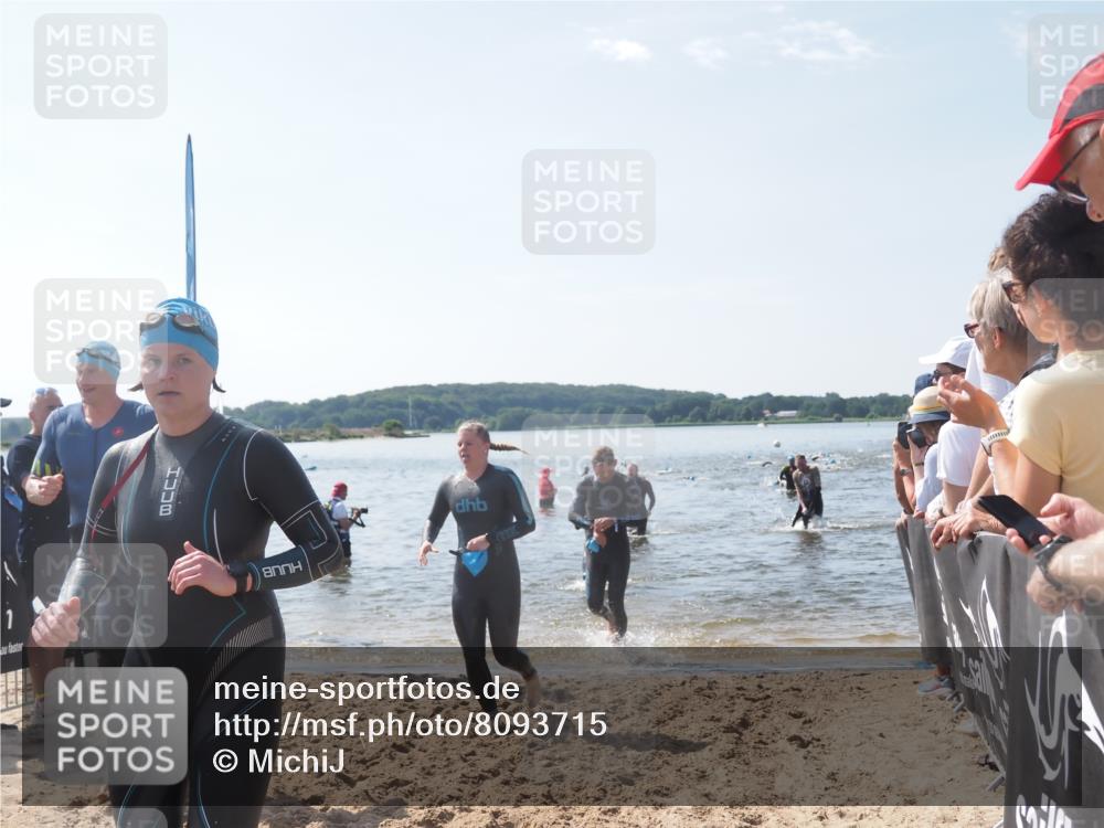 22.06.2025 - Viking Triathlon MichiJ http://msf.ph/oto/8093715 22.06.2025 10:39:50 Schwimmen 25, 29, 86, 244, 283, 423, 437, 518 meine-sportfotos.de