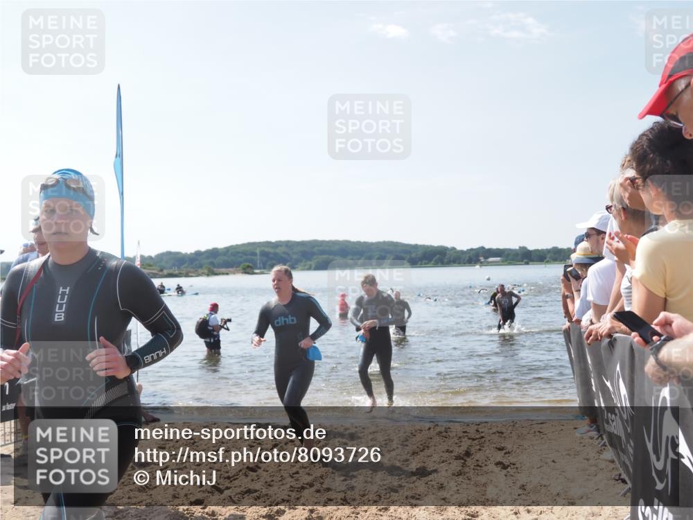 22.06.2025 - Viking Triathlon MichiJ http://msf.ph/oto/8093726 22.06.2025 10:39:50 Schwimmen 25, 29, 86, 244, 283, 423, 437, 518 meine-sportfotos.de