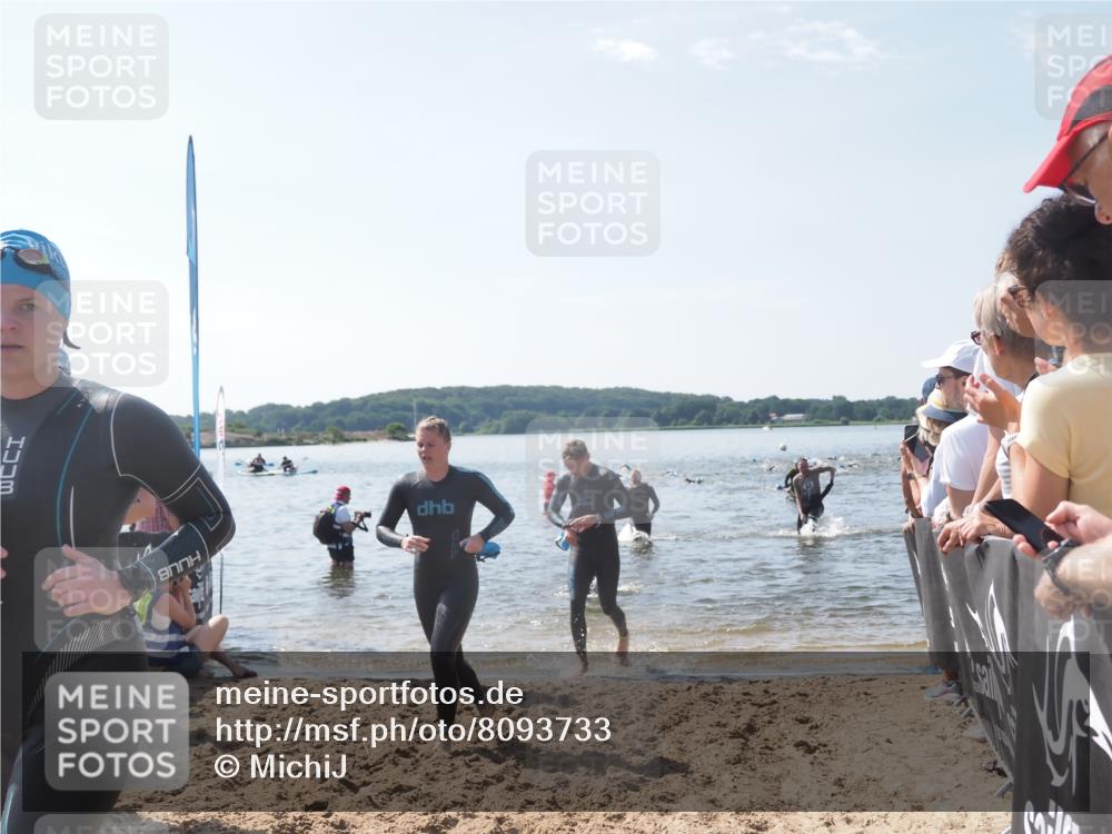 22.06.2025 - Viking Triathlon MichiJ http://msf.ph/oto/8093733 22.06.2025 10:39:50 Schwimmen 25, 29, 86, 244, 283, 423, 437, 518 meine-sportfotos.de