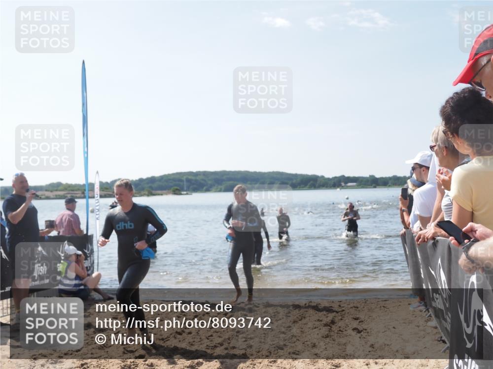 22.06.2025 - Viking Triathlon MichiJ http://msf.ph/oto/8093742 22.06.2025 10:39:51 Schwimmen 25, 29, 244, 283, 423, 437, 518 meine-sportfotos.de