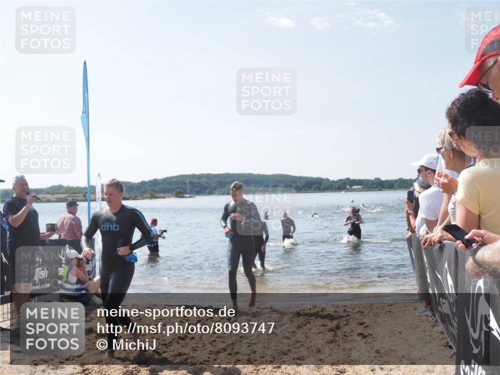 22.06.2025 - Viking Triathlon MichiJ http://msf.ph/oto/8093747 22.06.2025 10:39:51 Schwimmen 25, 29, 244, 283, 423, 437, 518 meine-sportfotos.de