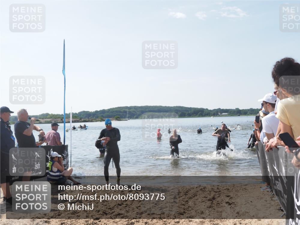 22.06.2025 - Viking Triathlon MichiJ http://msf.ph/oto/8093775 22.06.2025 10:39:55 Schwimmen 283, 423, 437, 518, 538 meine-sportfotos.de