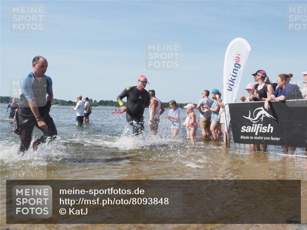22.06.2025 - Viking Triathlon KatJ http://msf.ph/oto/8093848 22.06.2025 10:29:21 Schwimmen 11, 30, 33, 243, 458, 612, 652 meine-sportfotos.de
