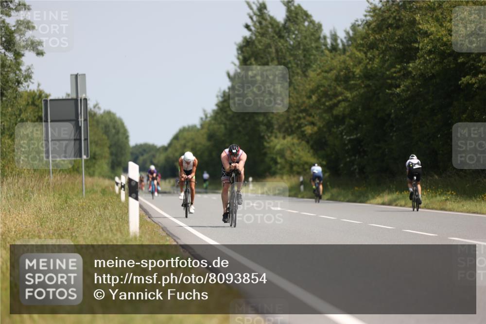 22.06.2025 - Viking Triathlon Yannick Fuchs http://msf.ph/oto/8093854 22.06.2025 11:19:31 Radfahren 255, 349 meine-sportfotos.de