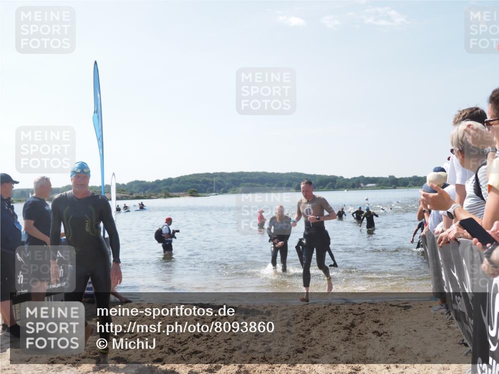 22.06.2025 - Viking Triathlon MichiJ http://msf.ph/oto/8093860 22.06.2025 10:39:58 Schwimmen 283, 437, 518, 538 meine-sportfotos.de