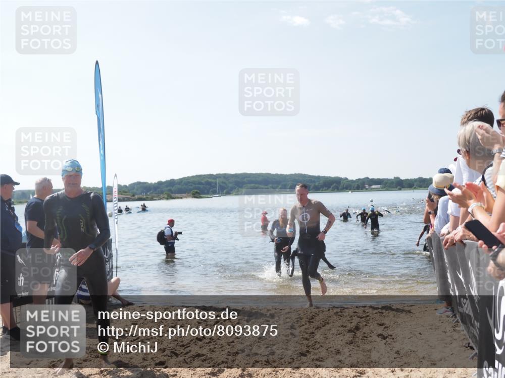 22.06.2025 - Viking Triathlon MichiJ http://msf.ph/oto/8093875 22.06.2025 10:39:58 Schwimmen 283, 437, 518, 538 meine-sportfotos.de