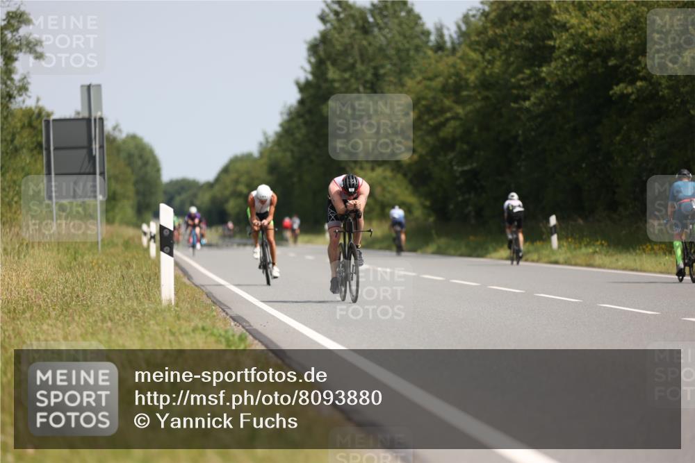 22.06.2025 - Viking Triathlon Yannick Fuchs http://msf.ph/oto/8093880 22.06.2025 11:19:32 Radfahren 255, 349 meine-sportfotos.de