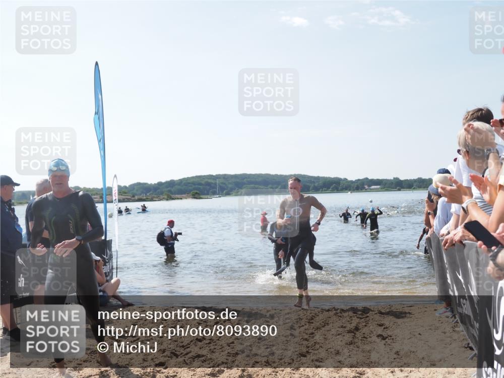 22.06.2025 - Viking Triathlon MichiJ http://msf.ph/oto/8093890 22.06.2025 10:39:58 Schwimmen 283, 437, 518, 538 meine-sportfotos.de