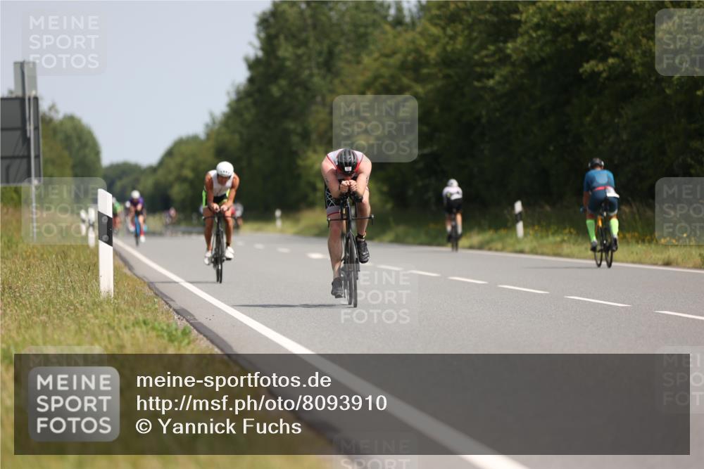 22.06.2025 - Viking Triathlon Yannick Fuchs http://msf.ph/oto/8093910 22.06.2025 11:19:32 Radfahren 255, 349 meine-sportfotos.de