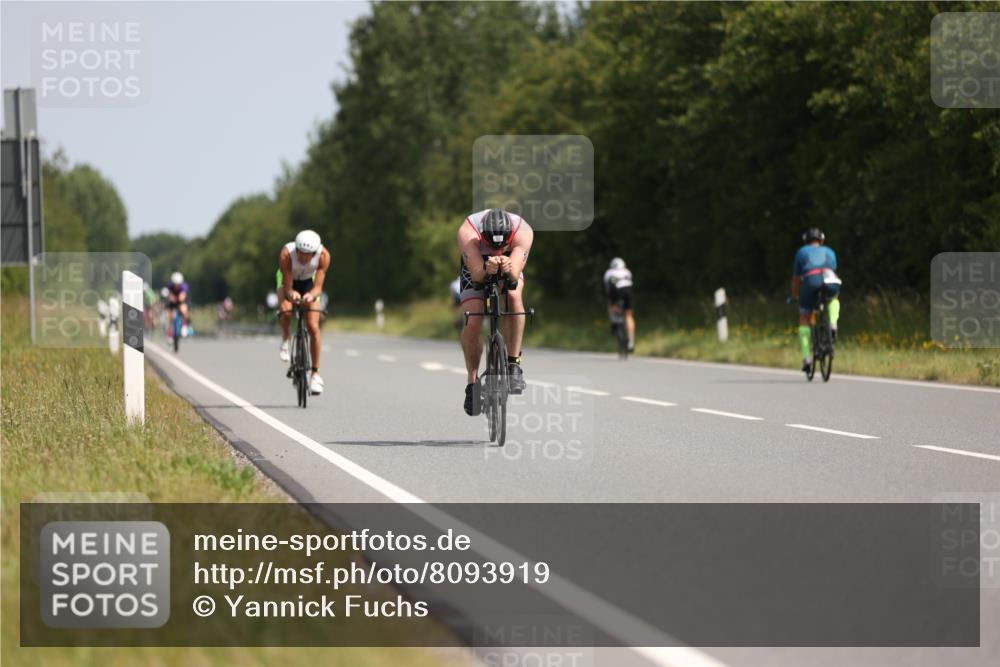 22.06.2025 - Viking Triathlon Yannick Fuchs http://msf.ph/oto/8093919 22.06.2025 11:19:32 Radfahren 255, 349 meine-sportfotos.de