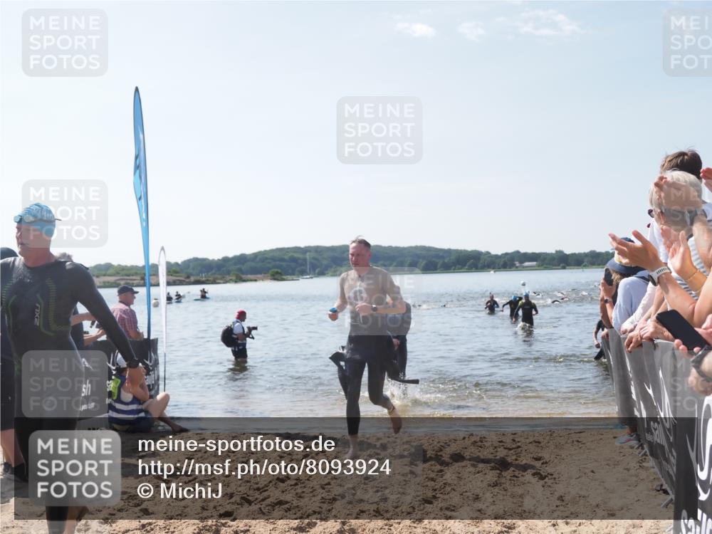 22.06.2025 - Viking Triathlon MichiJ http://msf.ph/oto/8093924 22.06.2025 10:39:58 Schwimmen 283, 437, 518, 538 meine-sportfotos.de