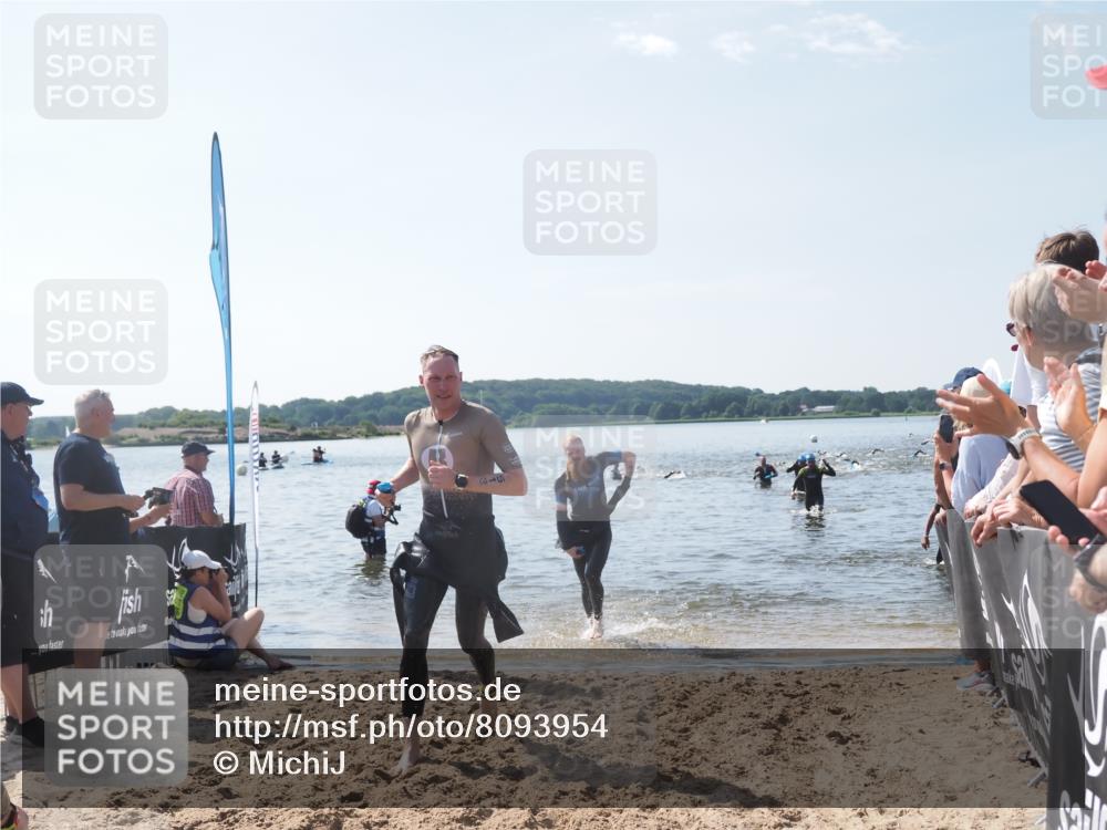 22.06.2025 - Viking Triathlon MichiJ http://msf.ph/oto/8093954 22.06.2025 10:39:59 Schwimmen 248, 283, 437, 518, 538 meine-sportfotos.de