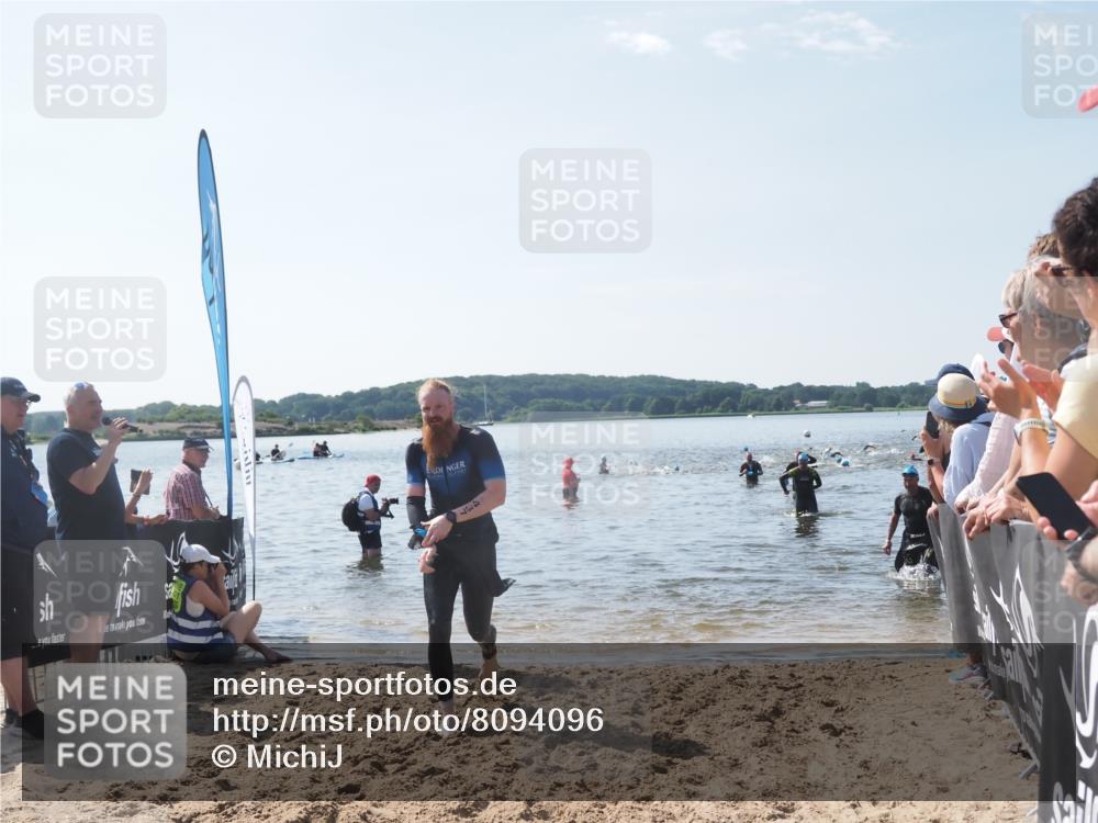22.06.2025 - Viking Triathlon MichiJ http://msf.ph/oto/8094096 22.06.2025 10:40:01 Schwimmen 248, 283, 437, 518, 538 meine-sportfotos.de