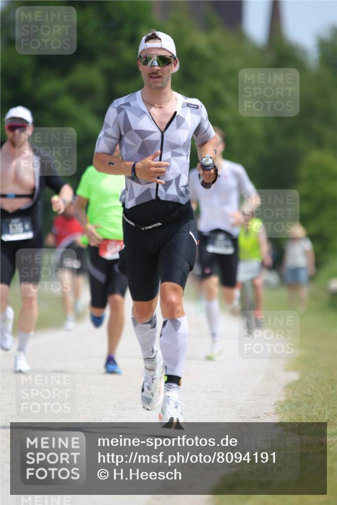 22.06.2025 - Viking Triathlon H.Heesch http://msf.ph/oto/8094191 22.06.2025 13:04:25 Laufen 1, 435, 527, 536, 654 meine-sportfotos.de