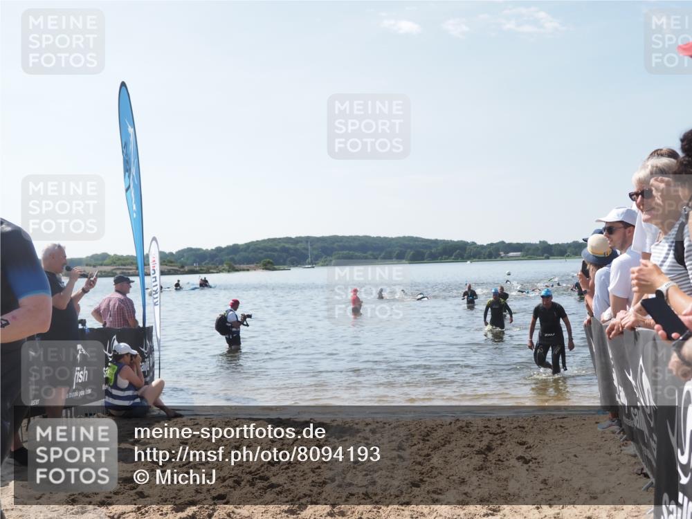 22.06.2025 - Viking Triathlon MichiJ http://msf.ph/oto/8094193 22.06.2025 10:40:03 Schwimmen 248, 283, 437, 538 meine-sportfotos.de