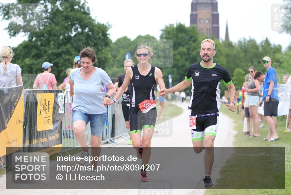 22.06.2025 - Viking Triathlon H.Heesch http://msf.ph/oto/8094207 22.06.2025 15:21:20 Laufen 606, 619 meine-sportfotos.de