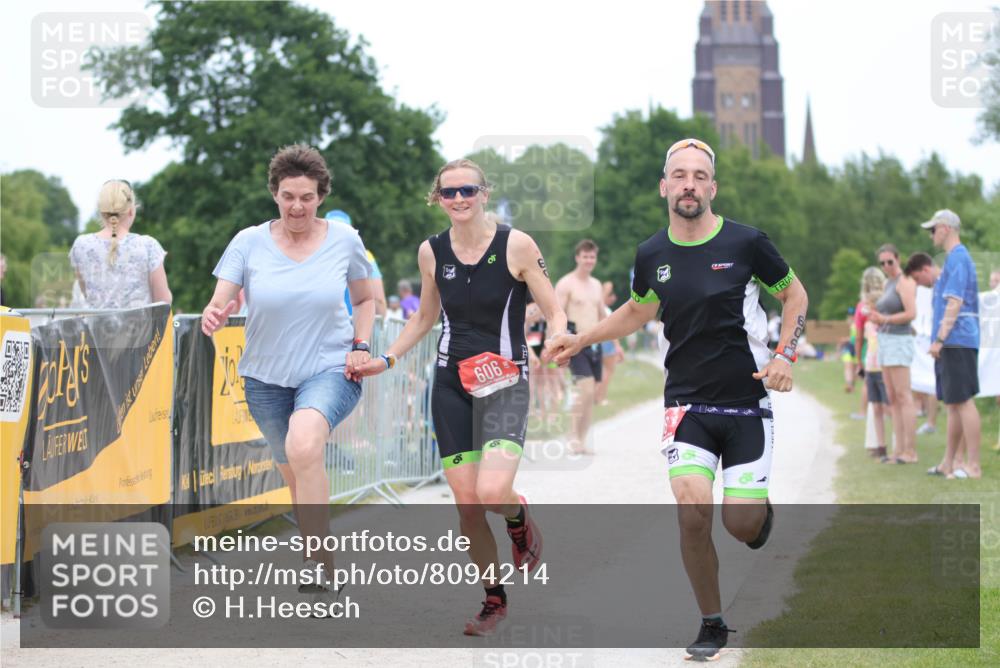 22.06.2025 - Viking Triathlon H.Heesch http://msf.ph/oto/8094214 22.06.2025 15:21:21 Laufen 606, 619 meine-sportfotos.de
