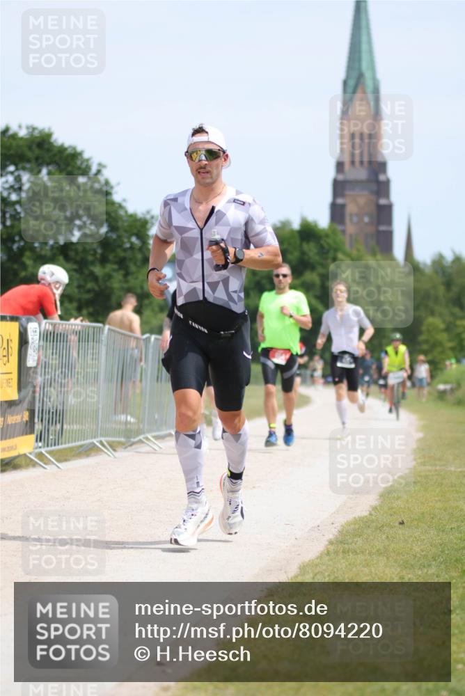 22.06.2025 - Viking Triathlon H.Heesch http://msf.ph/oto/8094220 22.06.2025 13:04:28 Laufen 1, 435, 527, 536, 654 meine-sportfotos.de