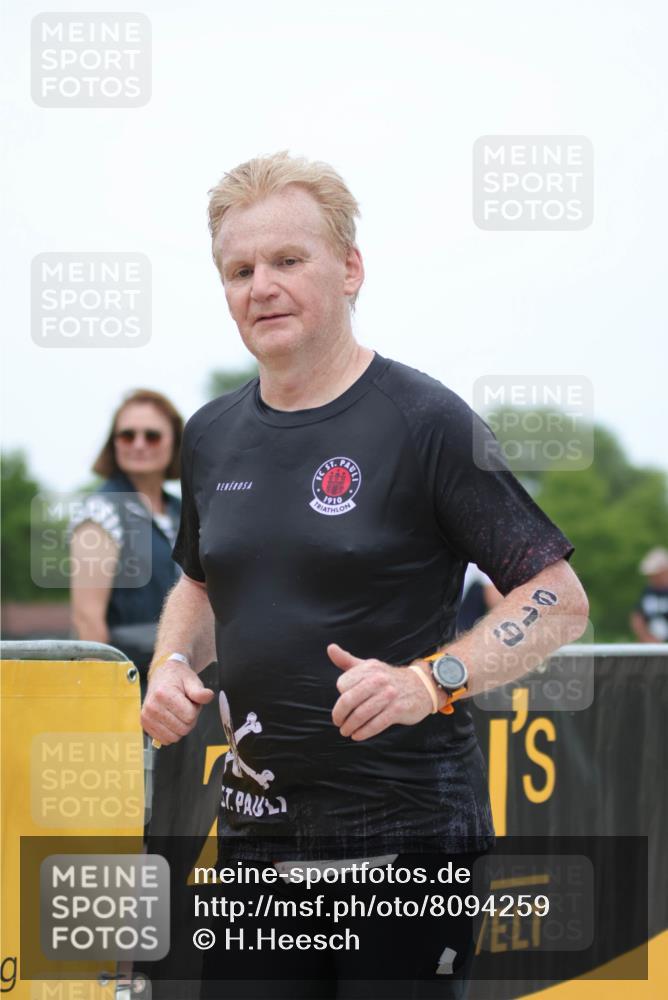 22.06.2025 - Viking Triathlon H.Heesch http://msf.ph/oto/8094259 22.06.2025 15:21:26 Laufen 619 meine-sportfotos.de